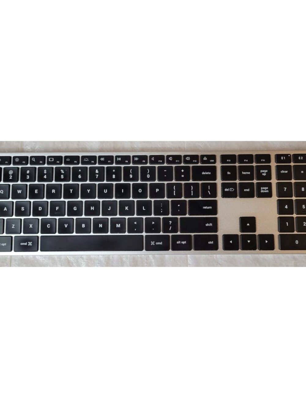 SATECHI Slim X3 Bluetooth Keyboard Model ST-BTSX3M Steel Gray